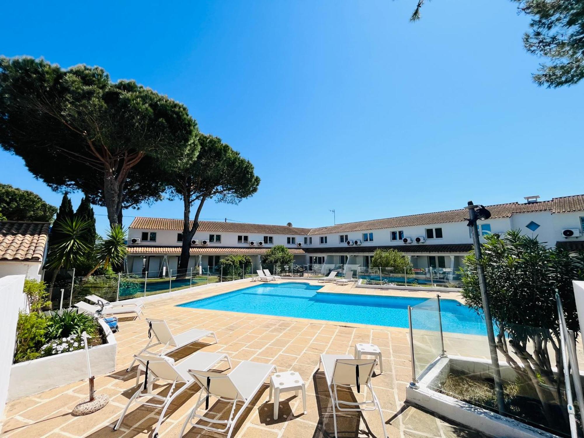 Artemia Aigues-Mortes - Hotel Avec Piscine Exterior foto