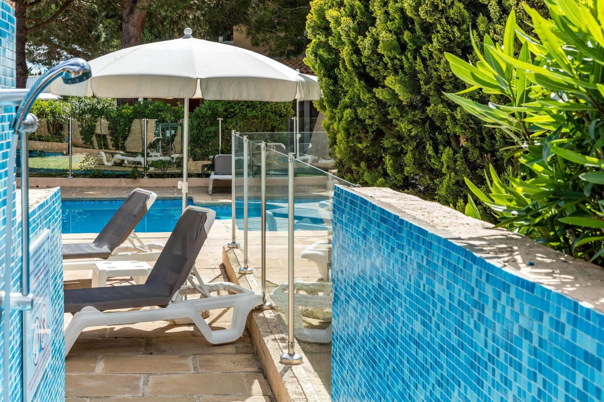 Artemia Aigues-Mortes - Hotel Avec Piscine Exterior foto